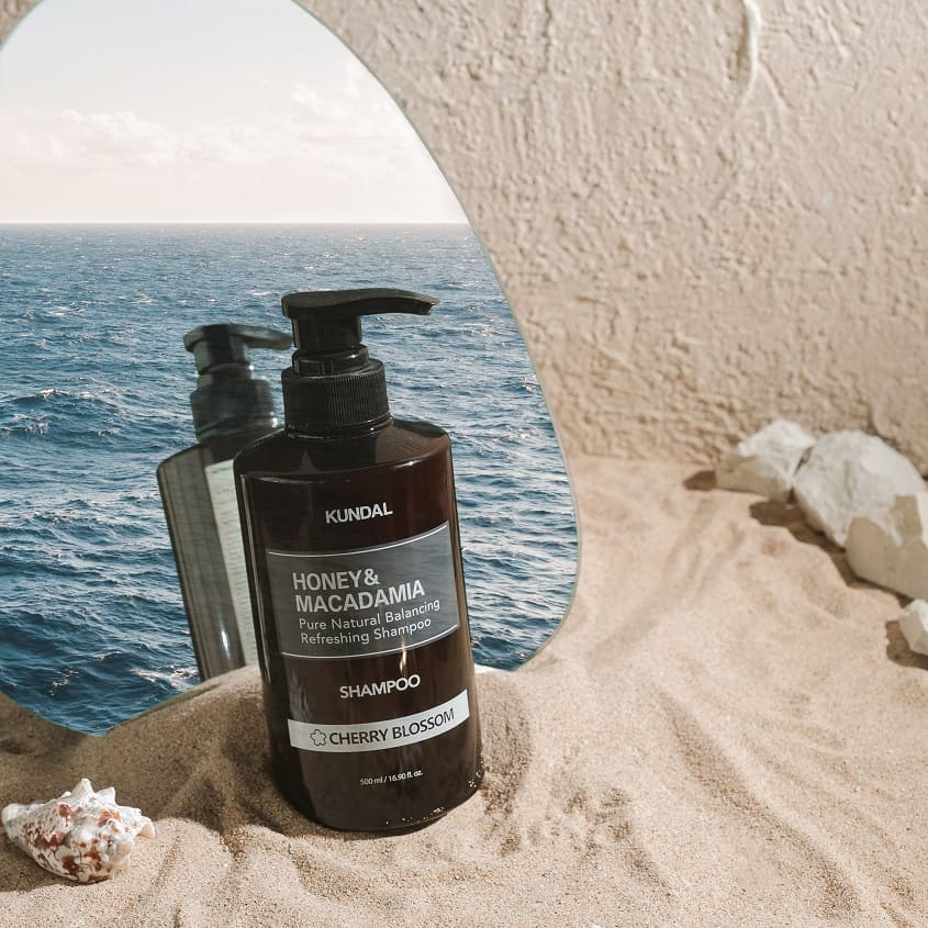 Kundal Honey and Macadamia Shampoo - Cherry Blossom