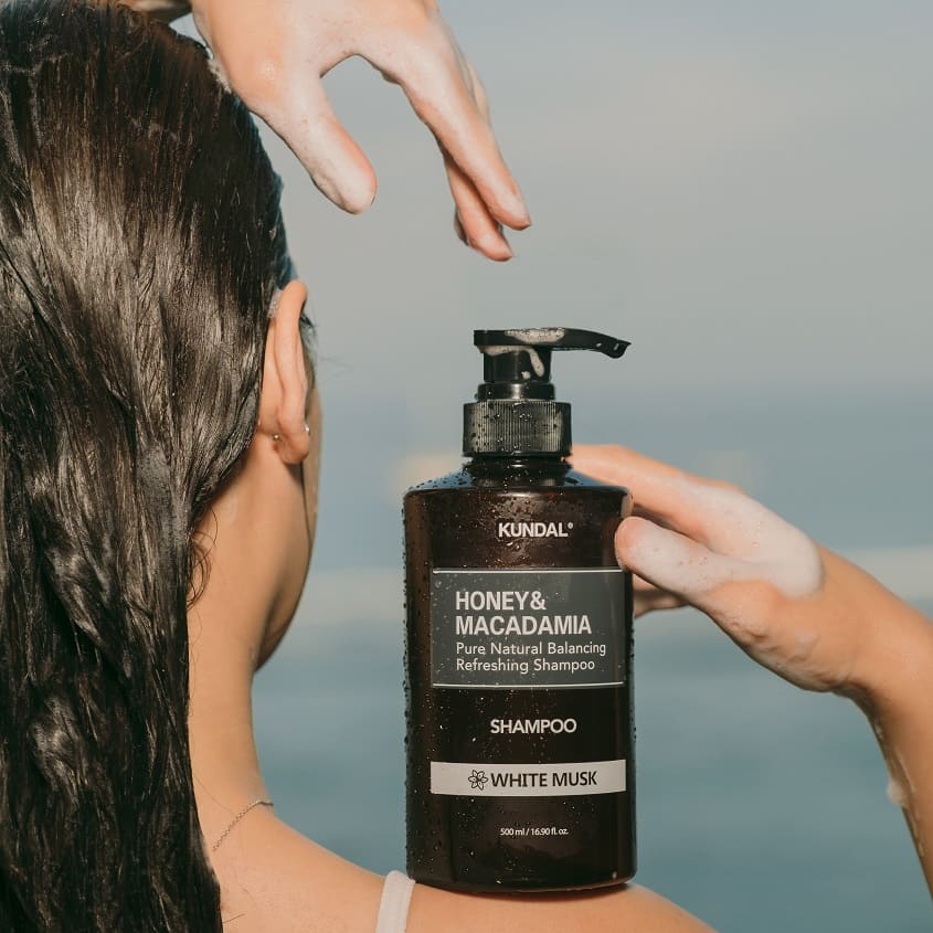 Kundal Honey and Macadamia Shampoo - White Musk