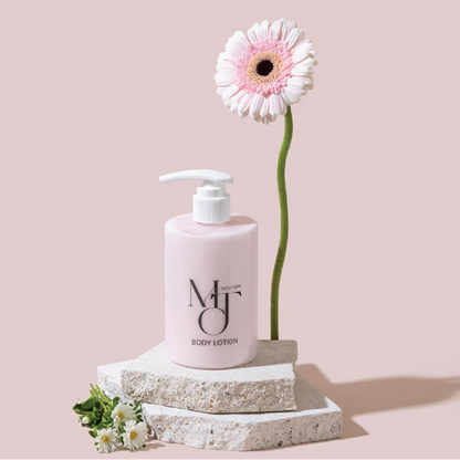 MOISTERR PINK  FLOWER BODY LOTION
